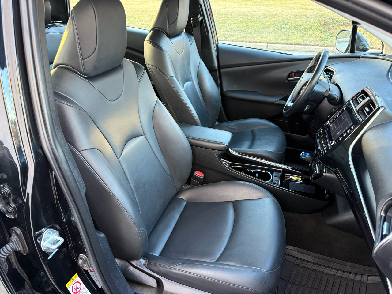 Toyota Prius XLE (Natl) 2021