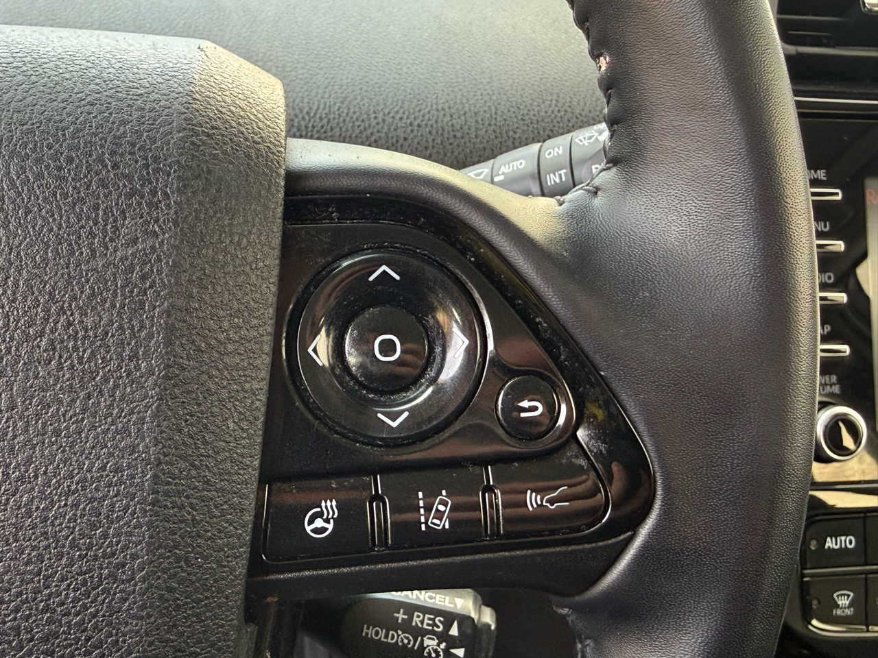 Toyota Prius XLE (Natl) 2021