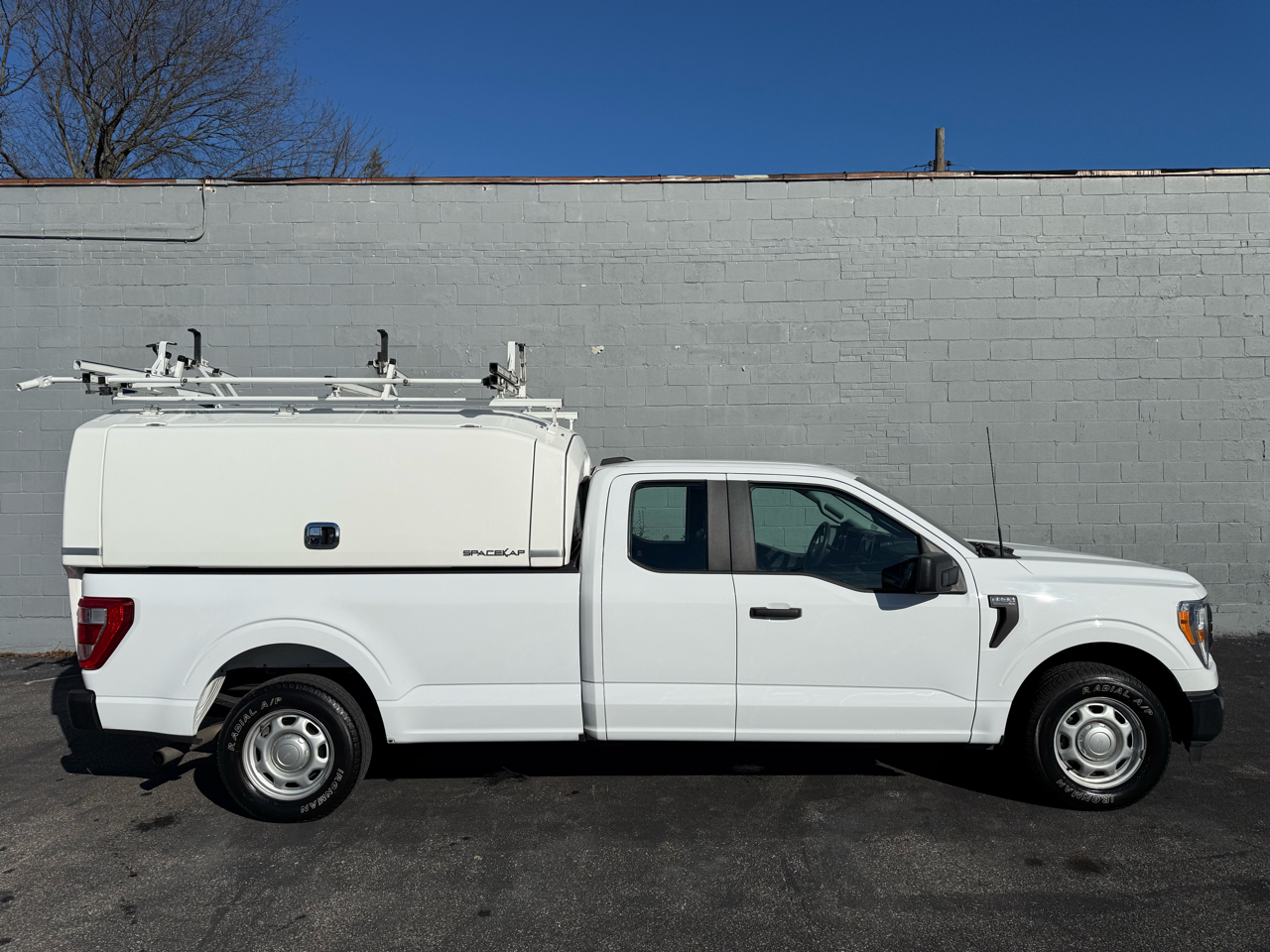 Ford F-150 XLT 2WD SuperCab 8' Box 2022