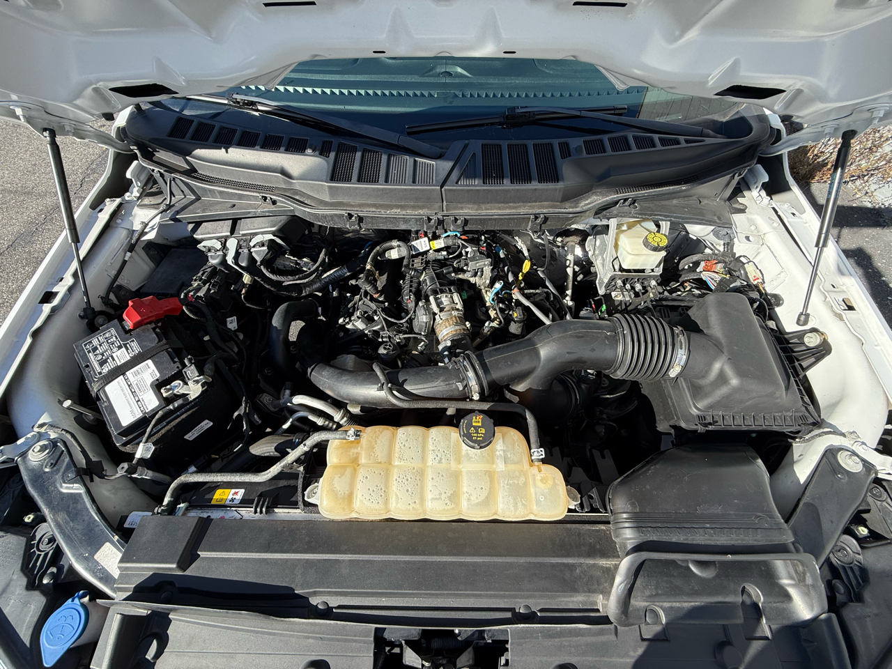 Ford F-150 XLT 2WD SuperCab 8' Box 2022