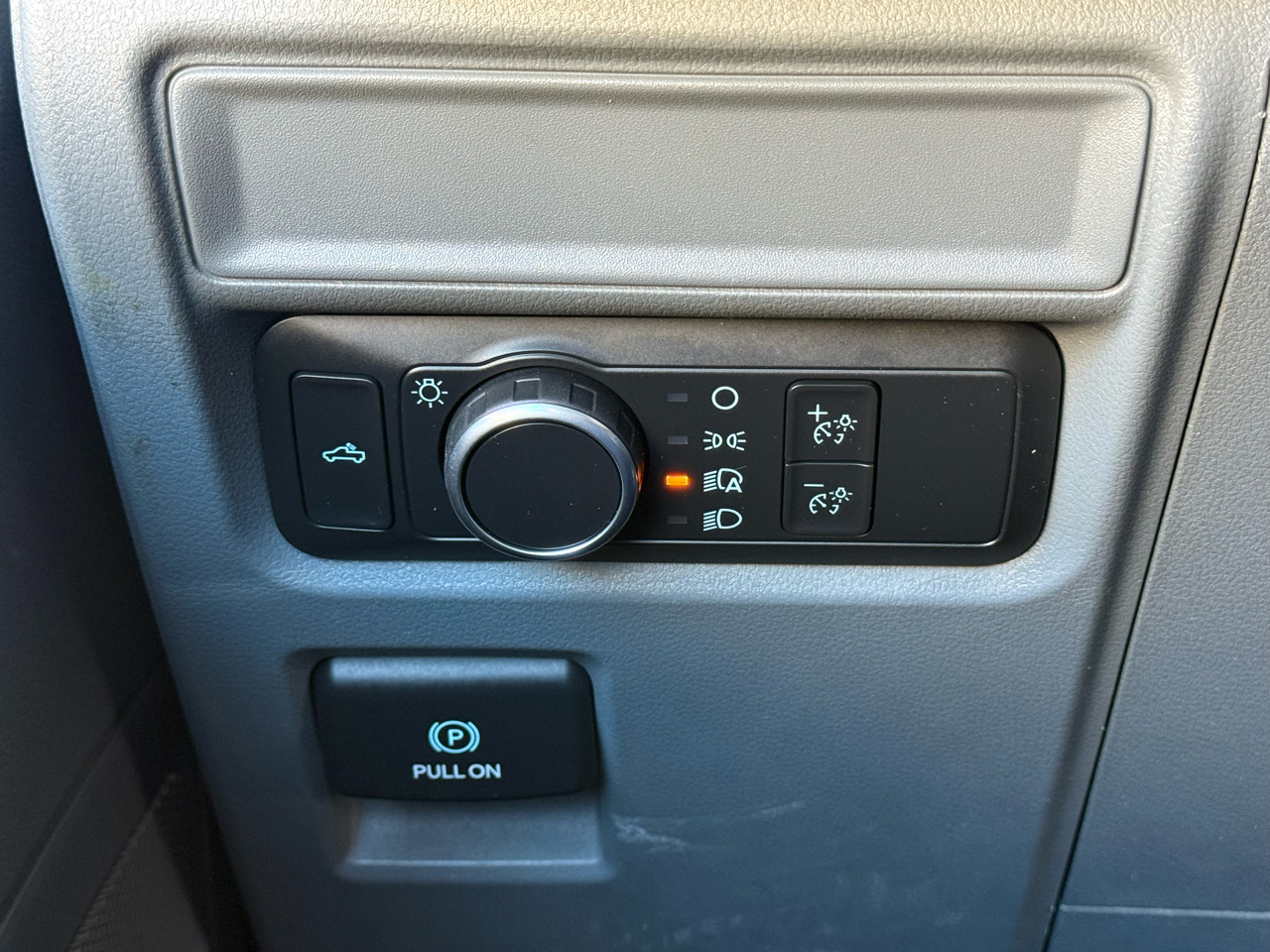 Ford F-150 XLT 2WD SuperCab 8' Box 2022