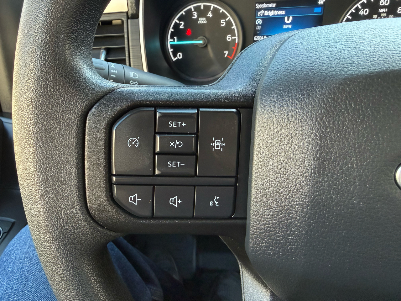 Ford F-150 XLT 2WD SuperCab 8' Box 2022