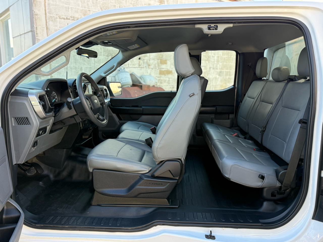 Ford F-150 XLT 2WD SuperCab 8' Box 2022