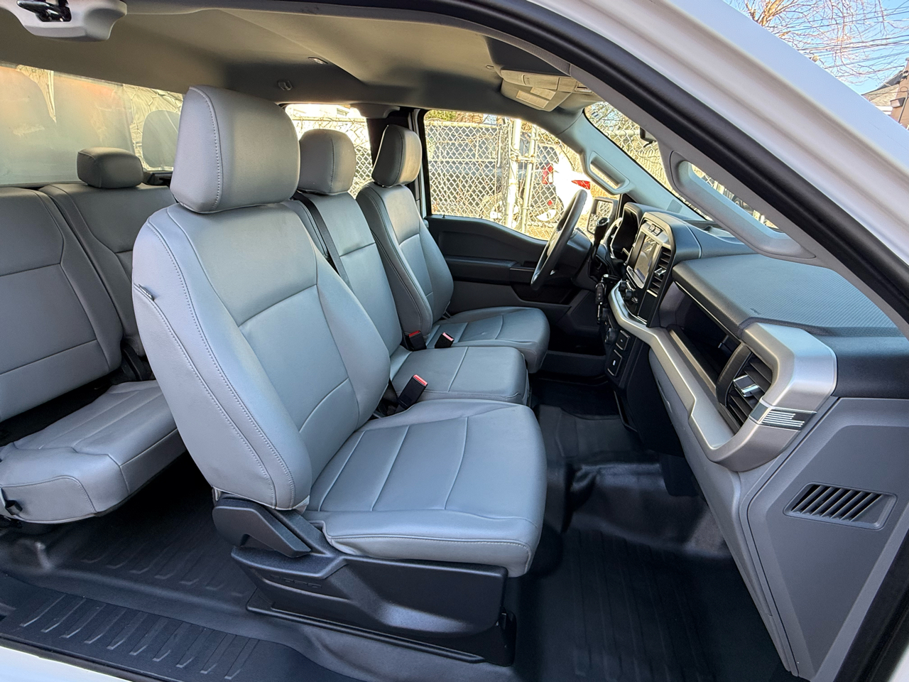 Ford F-150 XLT 2WD SuperCab 8' Box 2022