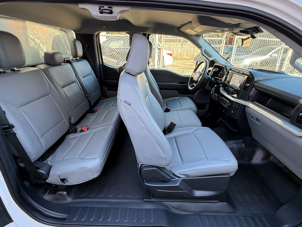 Ford F-150 XLT 2WD SuperCab 8' Box 2022