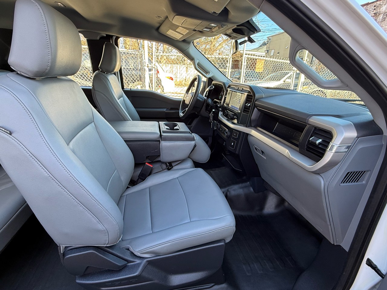 Ford F-150 XLT 2WD SuperCab 8' Box 2022