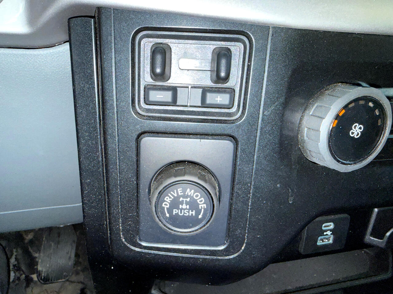 Ford F-150 XLT 2WD SuperCab 8' Box 2023