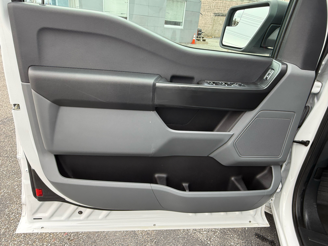 Ford F-150 XLT 2WD SuperCab 8' Box 2023