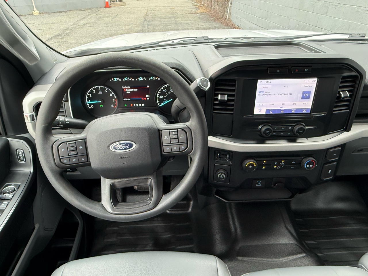 Ford F-150 XLT 2WD SuperCab 8' Box 2023