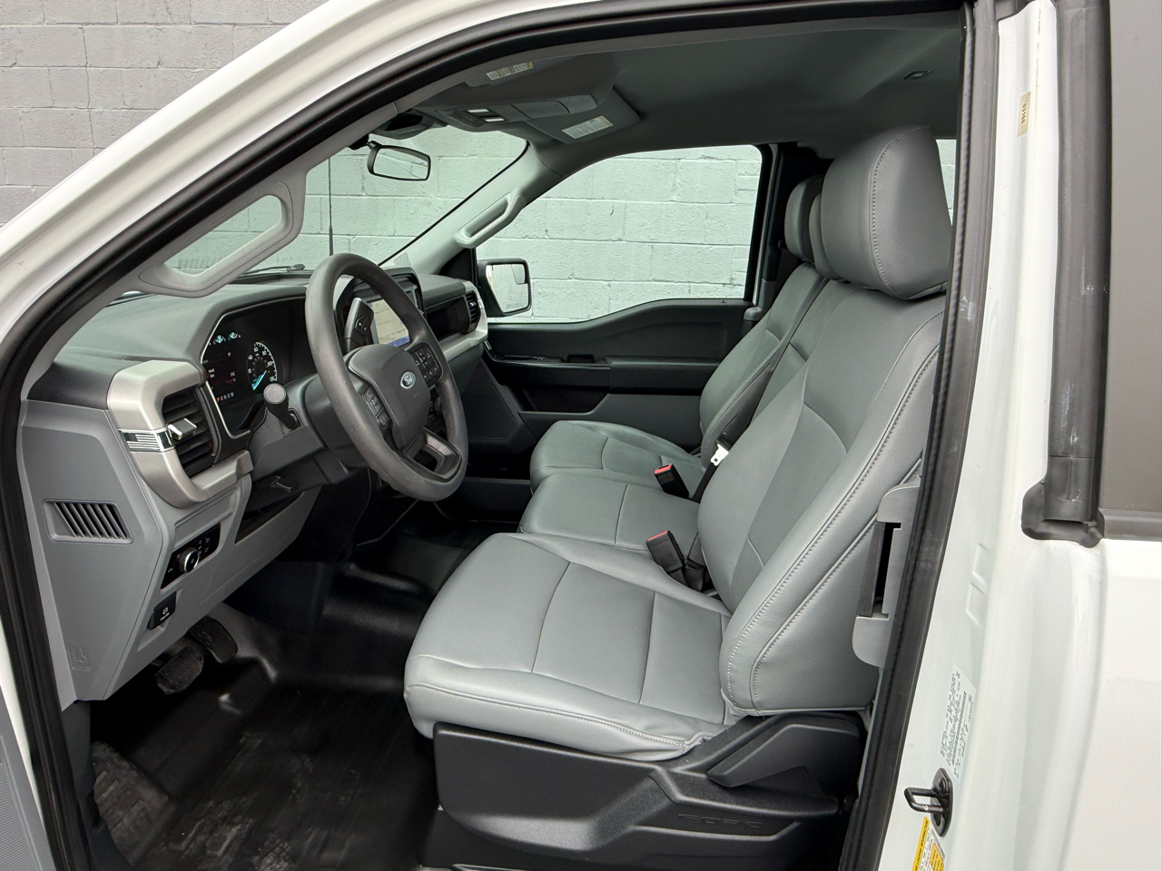 Ford F-150 XLT 2WD SuperCab 8' Box 2023