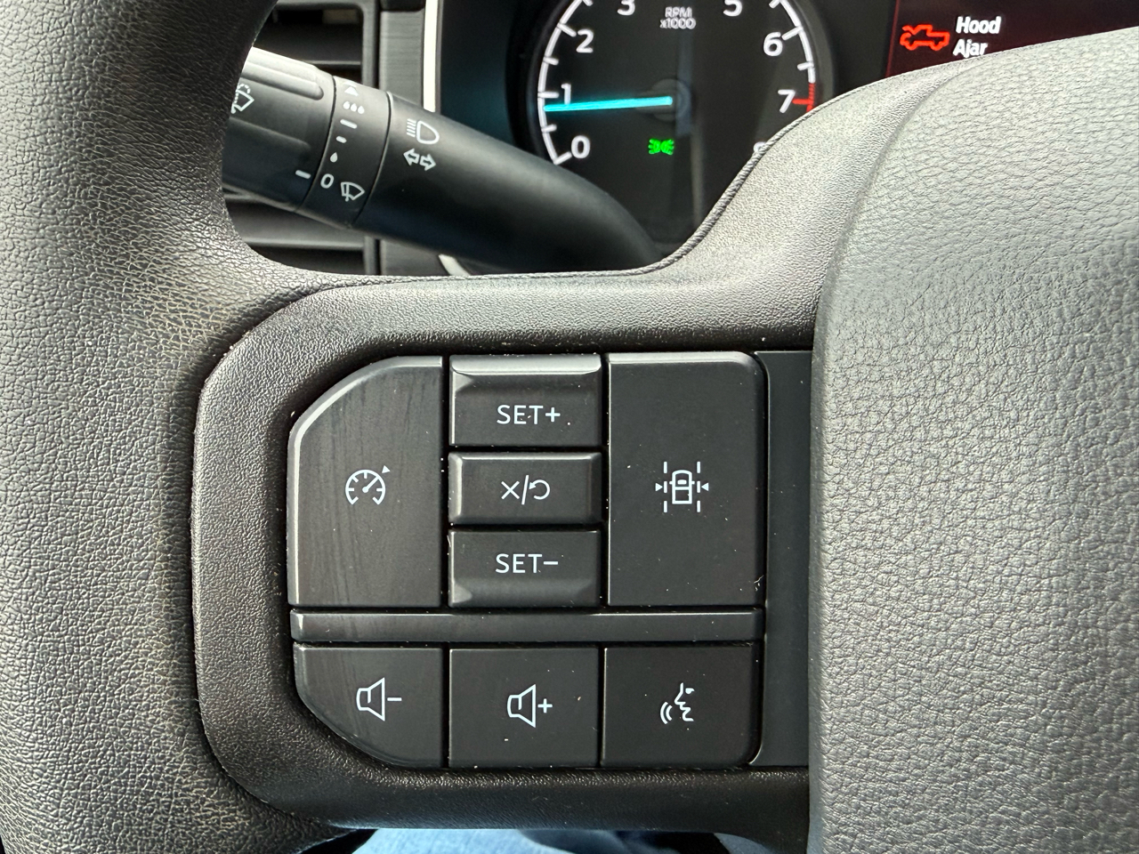 Ford F-150 XLT 2WD SuperCab 8' Box 2023