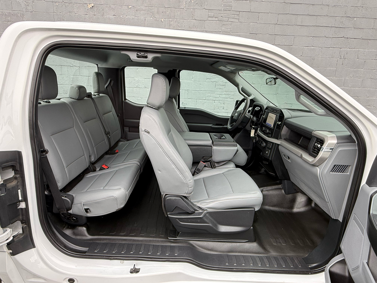 Ford F-150 XLT 2WD SuperCab 8' Box 2023