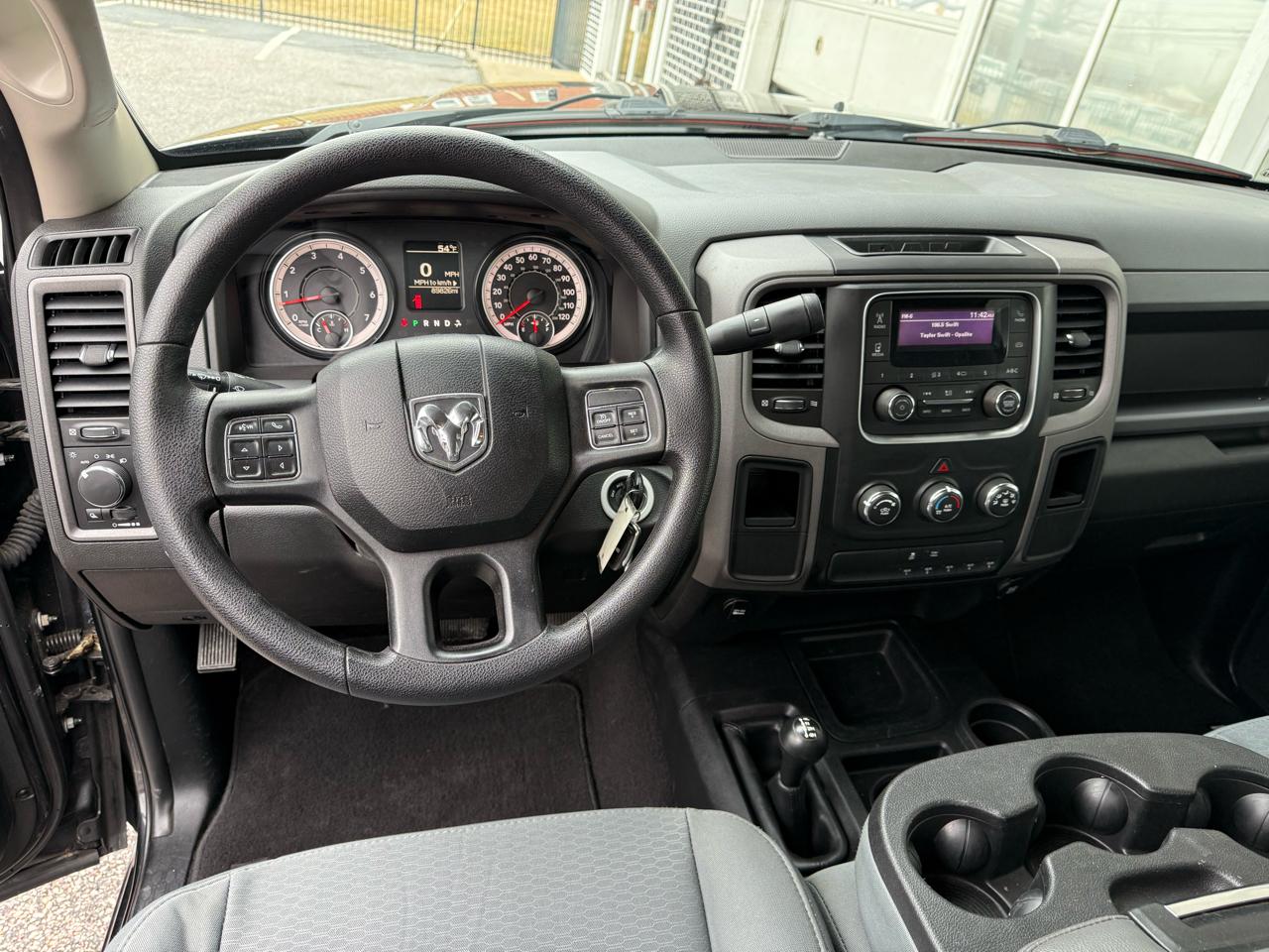 RAM 2500 Tradesman 4x4 Reg Cab 8' Box 2017