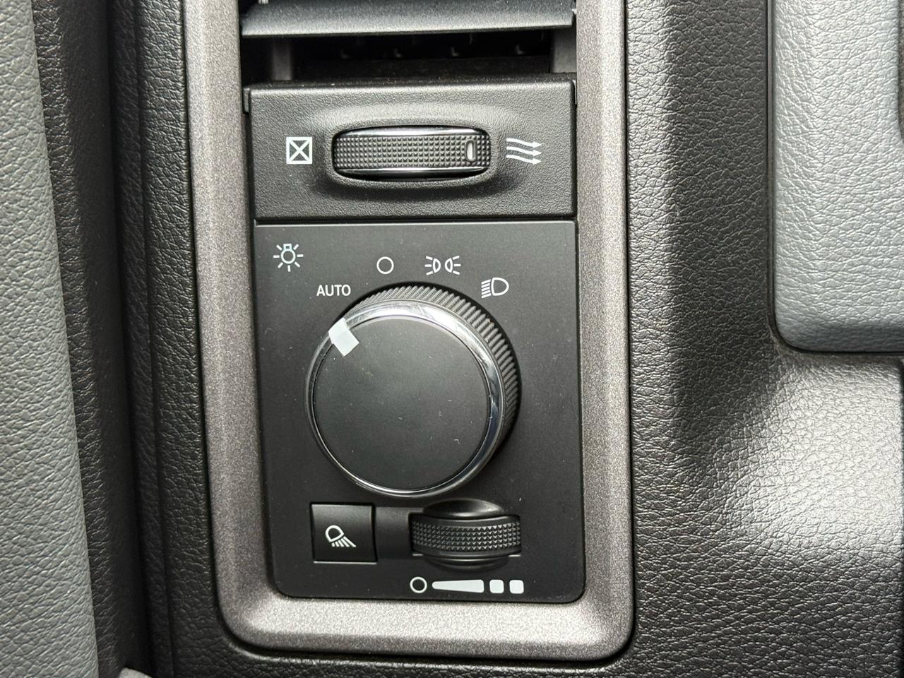 RAM 2500 Tradesman 4x4 Reg Cab 8' Box 2017