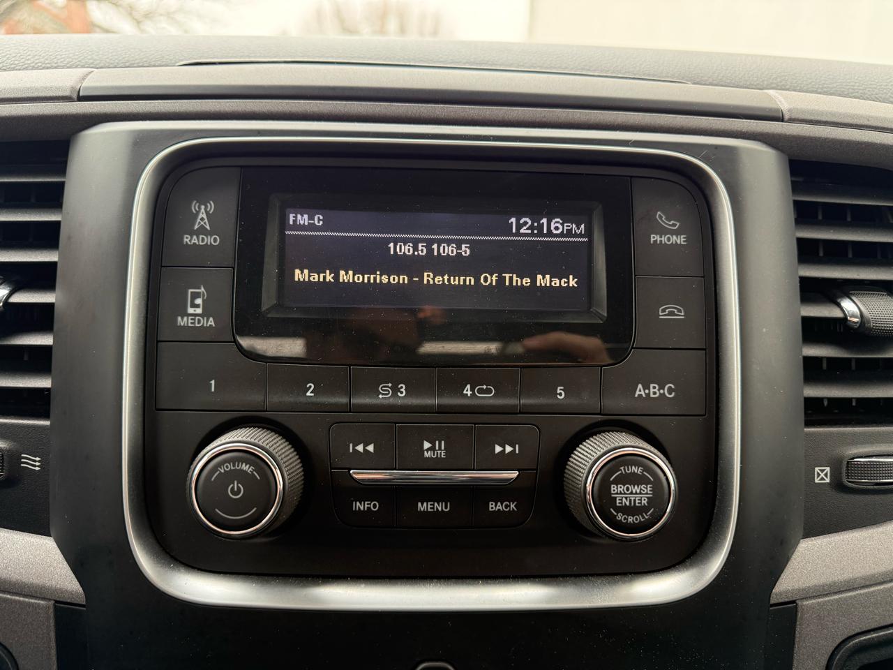 RAM 2500 Tradesman 4x4 Reg Cab 8' Box 2017