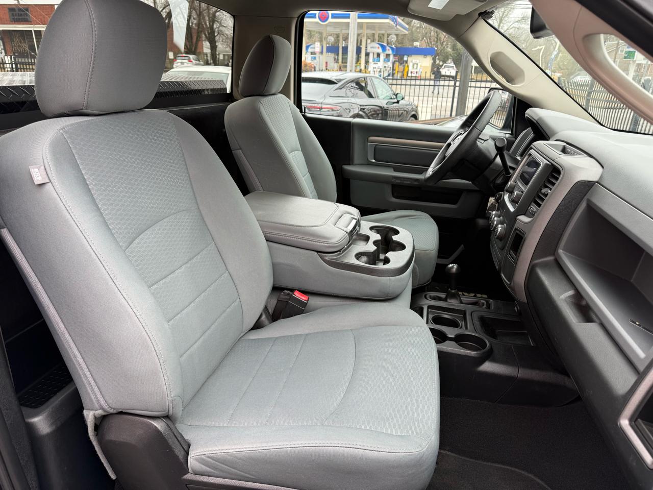 RAM 2500 Tradesman 4x4 Reg Cab 8' Box 2017