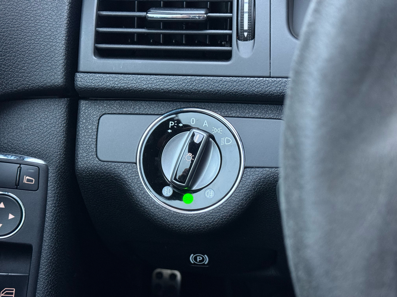 Mercedes-Benz C-Class 4dr Sdn 6.3L AMG RWD 2009