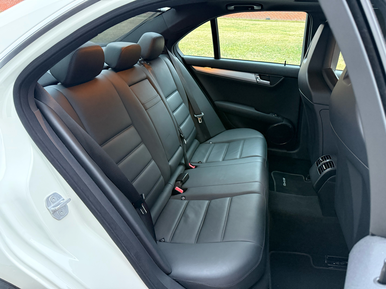 Mercedes-Benz C-Class 4dr Sdn 6.3L AMG RWD 2009