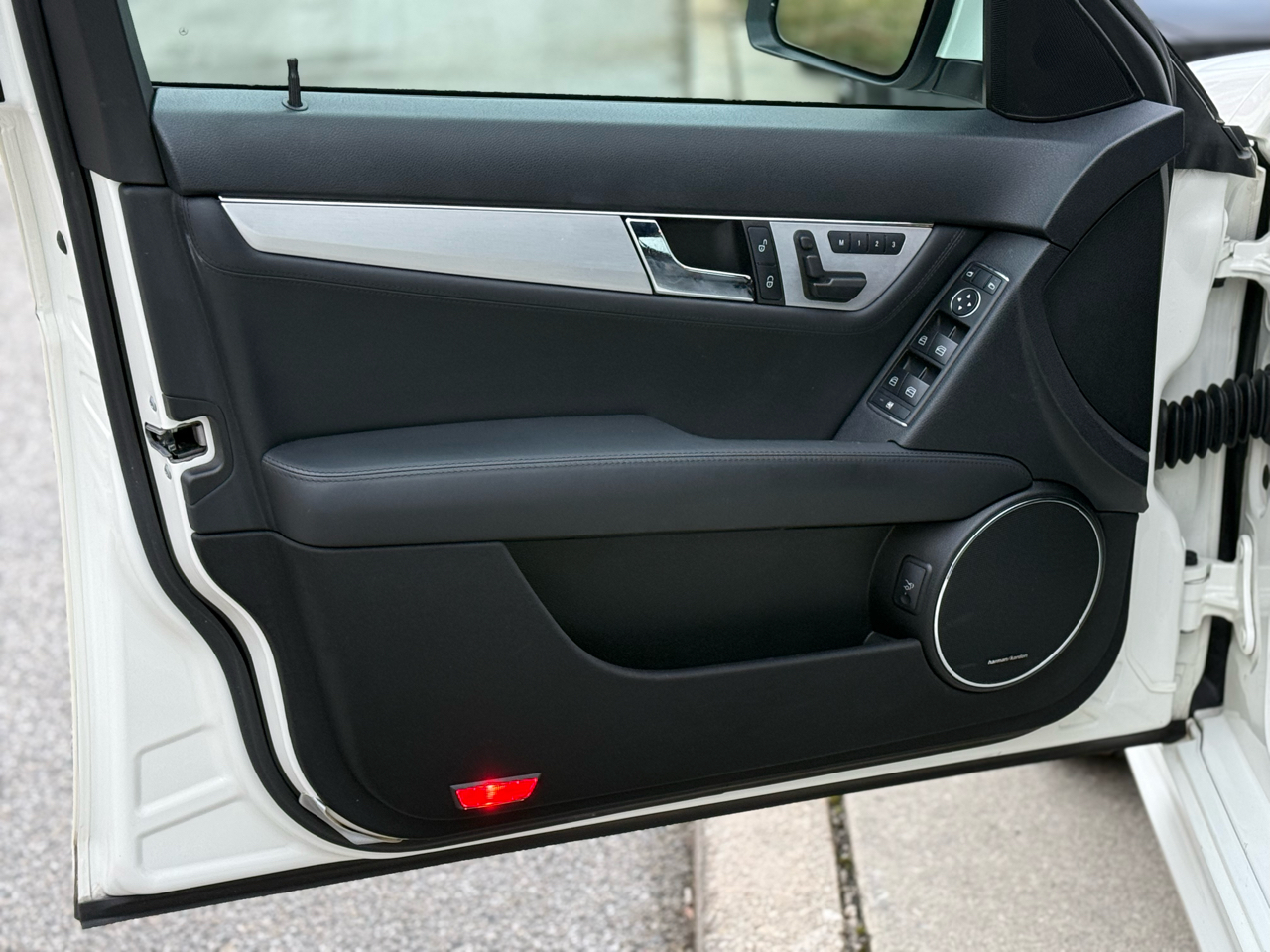 Mercedes-Benz C-Class 4dr Sdn 6.3L AMG RWD 2009