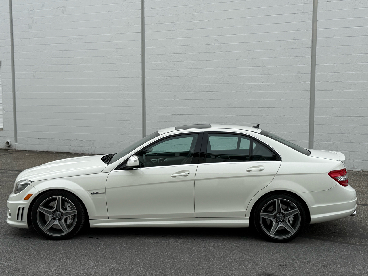 Mercedes-Benz C-Class 4dr Sdn 6.3L AMG RWD 2009