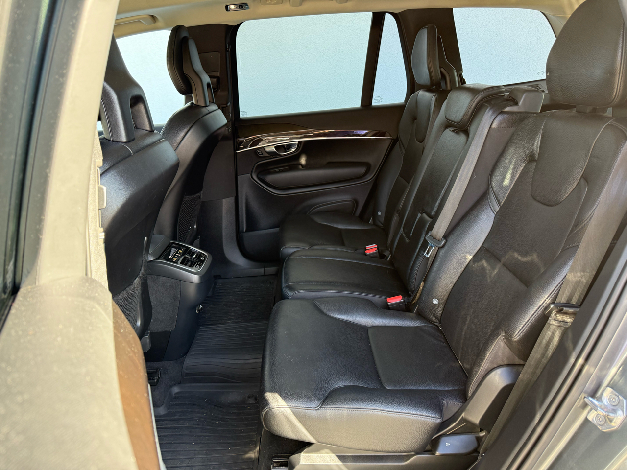 Volvo XC90 T6 AWD 7-Passenger Momentum 2017