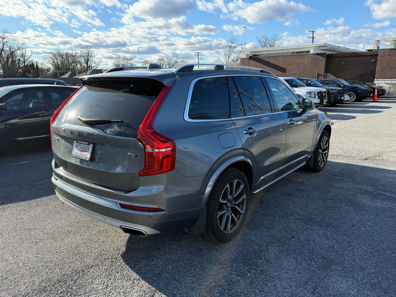 Volvo XC90 T6 AWD 7-Passenger Momentum 2017
