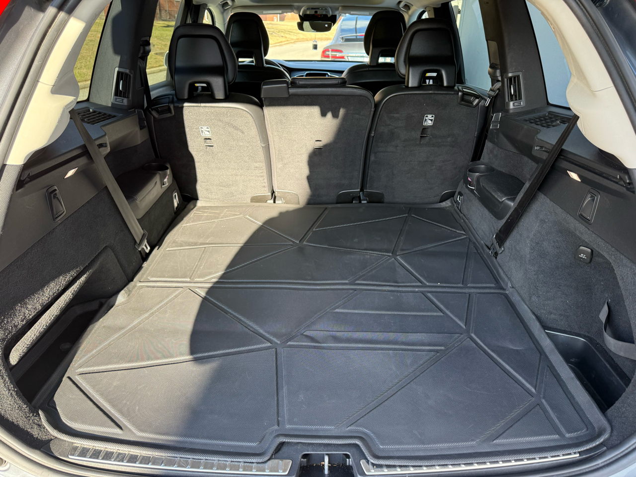 Volvo XC90 T6 AWD 7-Passenger Momentum 2017