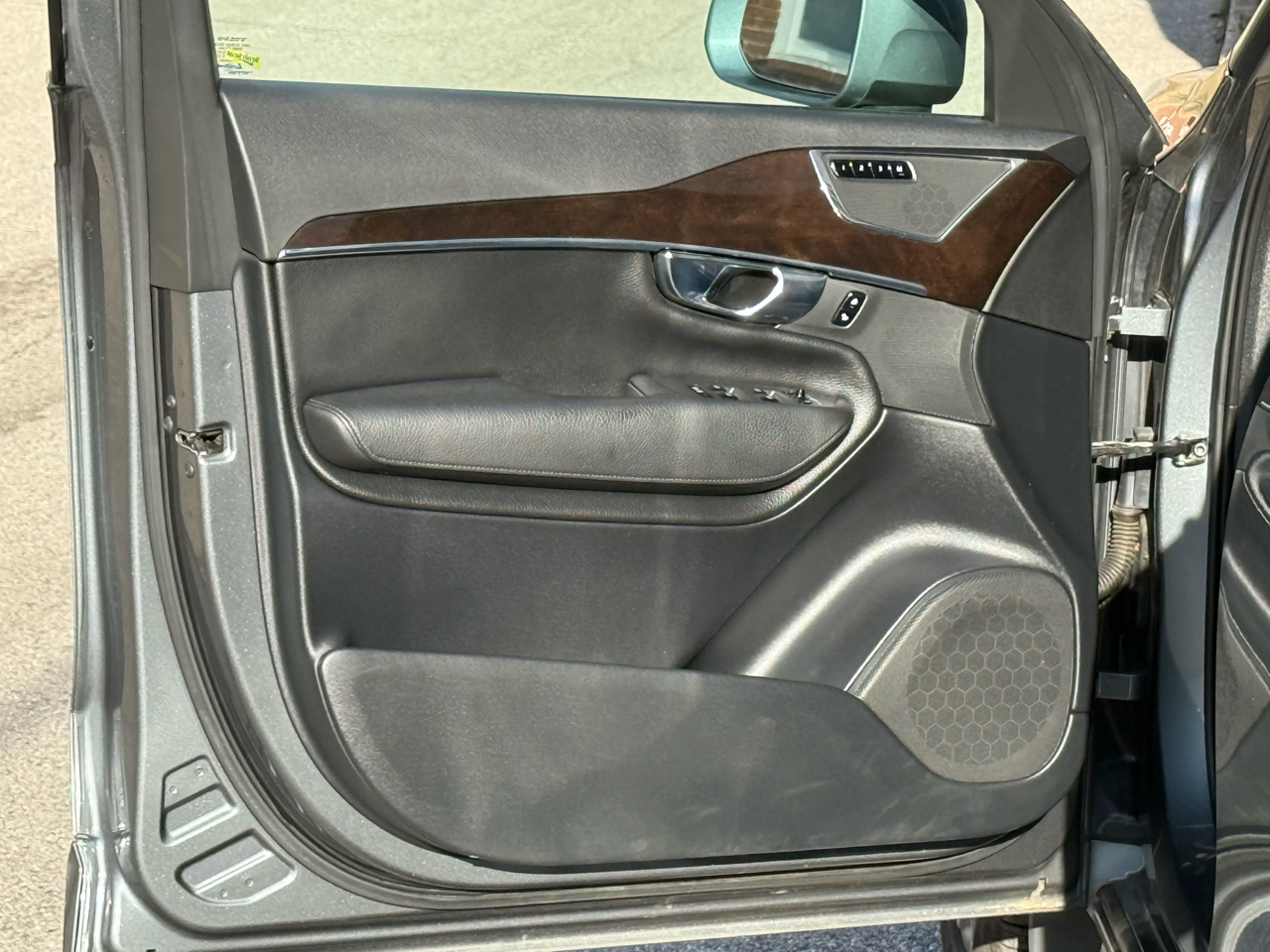 Volvo XC90 T6 AWD 7-Passenger Momentum 2017