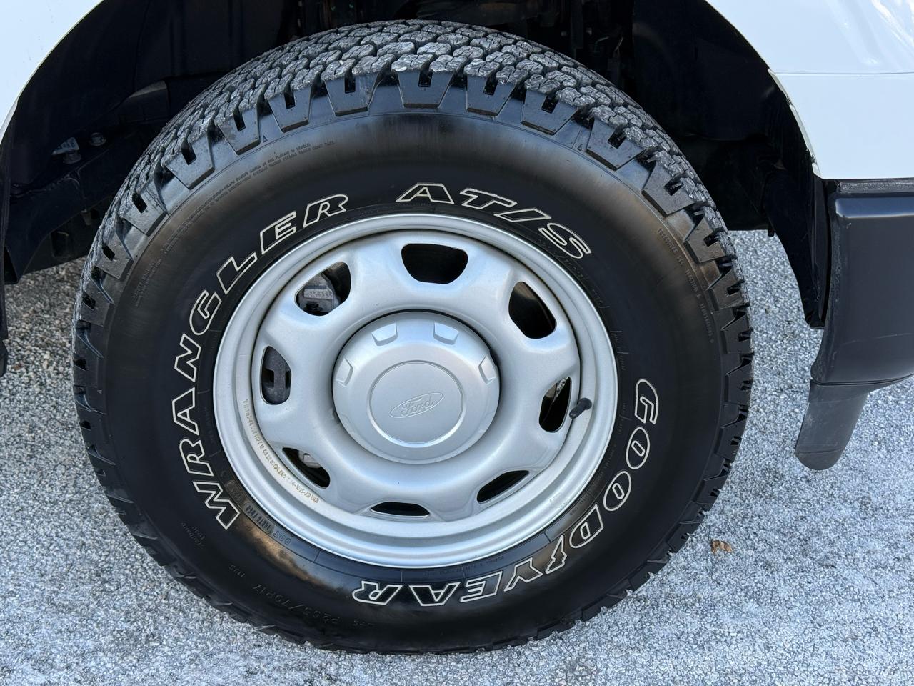 Ford F-150 XL 4WD SuperCab 8' Box 2023