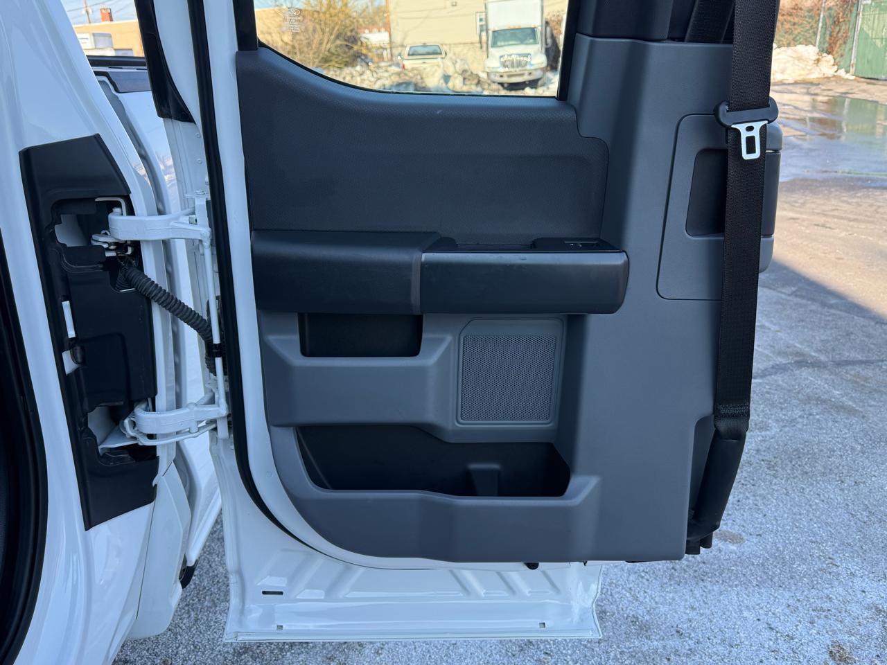 Ford F-150 XL 4WD SuperCab 8' Box 2023