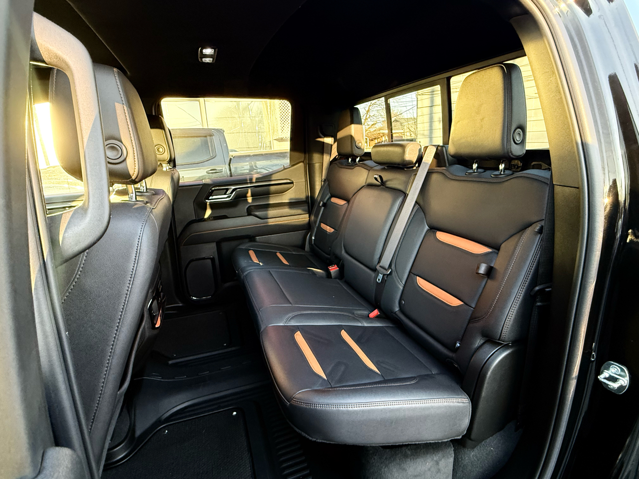 GMC Sierra 1500 4WD Crew Cab 147" AT4 2023