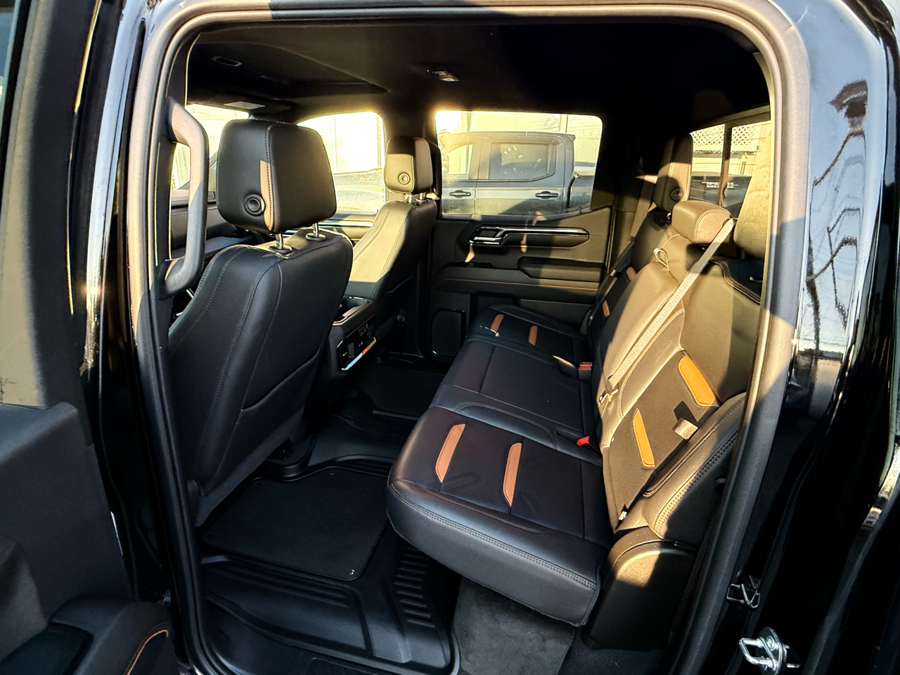 GMC Sierra 1500 4WD Crew Cab 147" AT4 2023