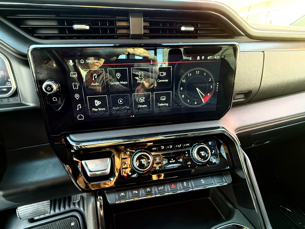 GMC Sierra 1500 4WD Crew Cab 147" AT4 2023