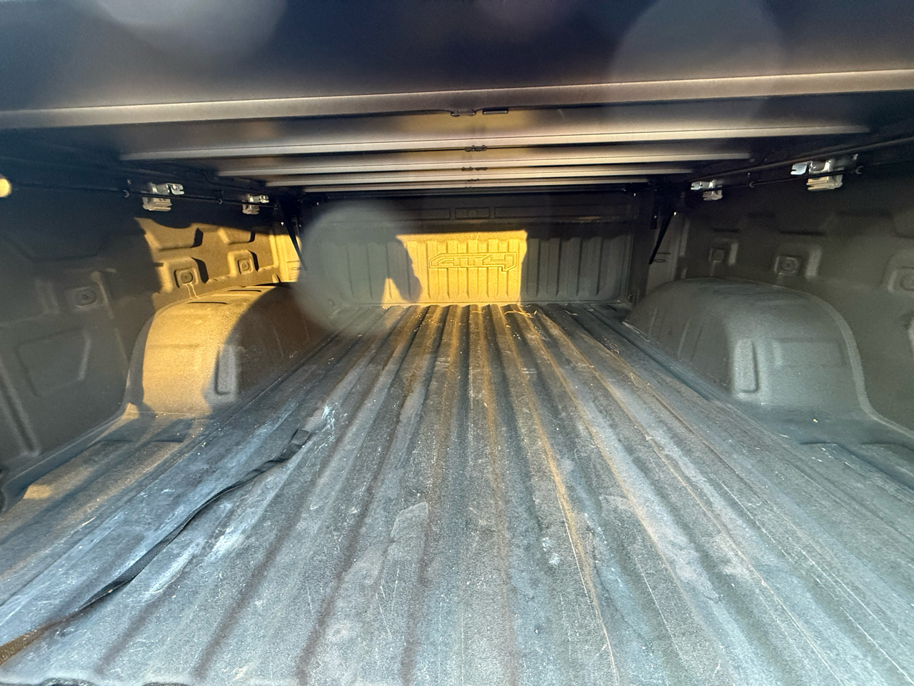 GMC Sierra 1500 4WD Crew Cab 147" AT4 2023