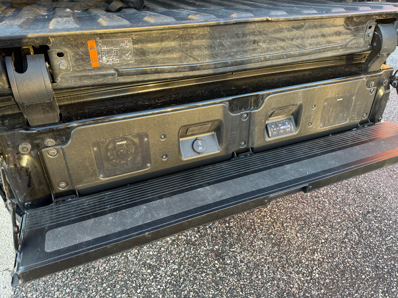 GMC Sierra 1500 4WD Crew Cab 147" AT4 2023