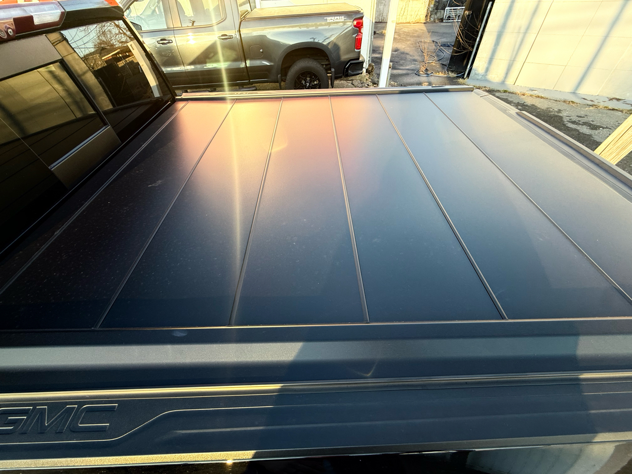 GMC Sierra 1500 4WD Crew Cab 147" AT4 2023