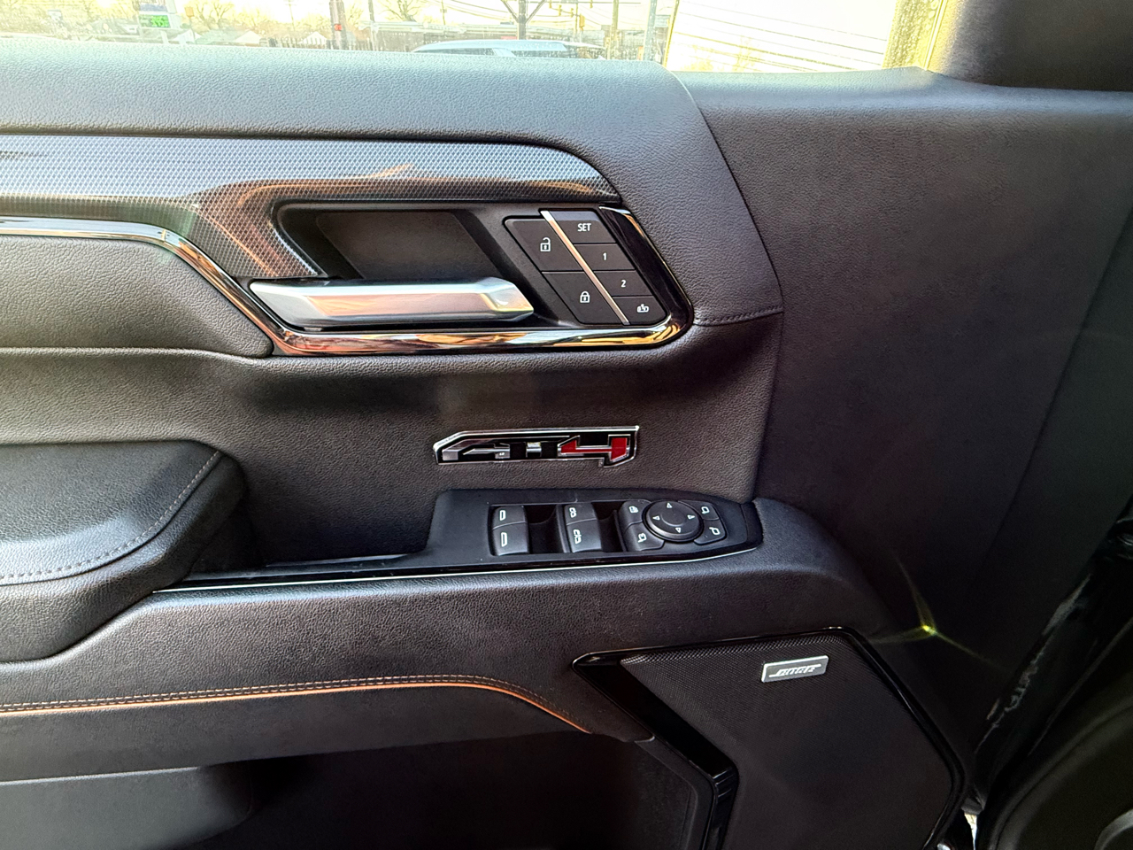 GMC Sierra 1500 4WD Crew Cab 147" AT4 2023