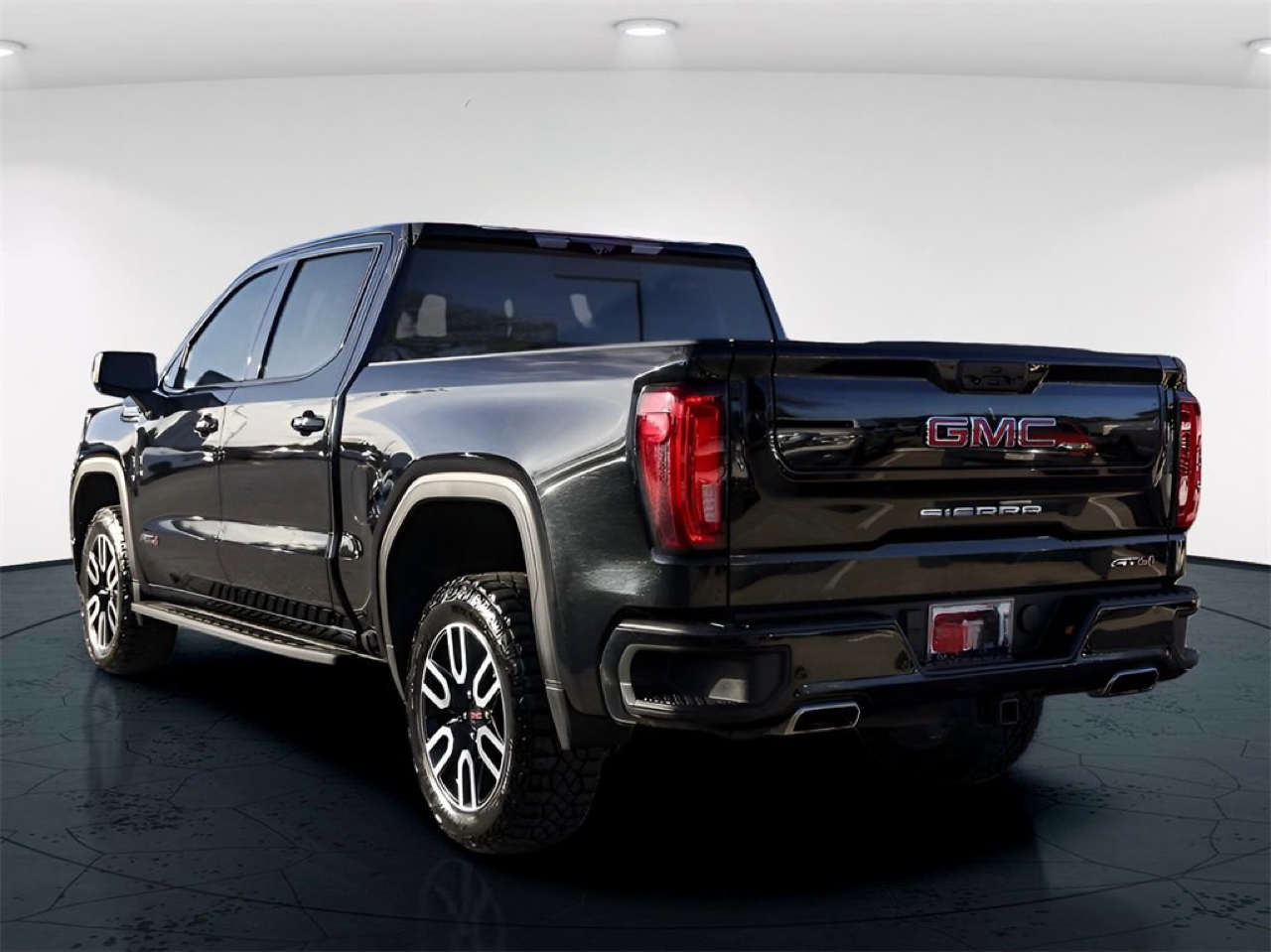 GMC Sierra 1500 4WD Crew Cab 147" AT4 2023