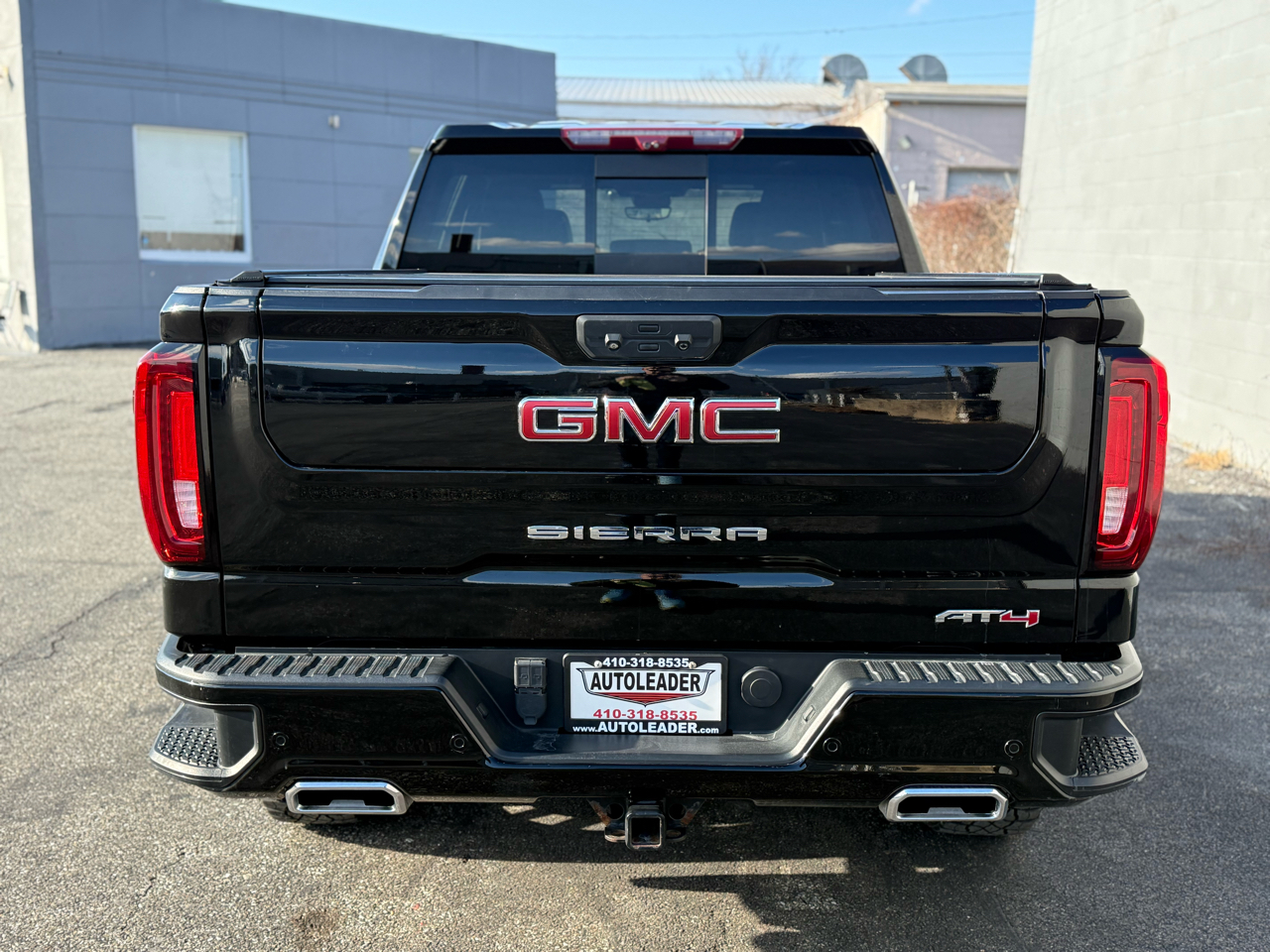 GMC Sierra 1500 4WD Crew Cab 147" AT4 2023
