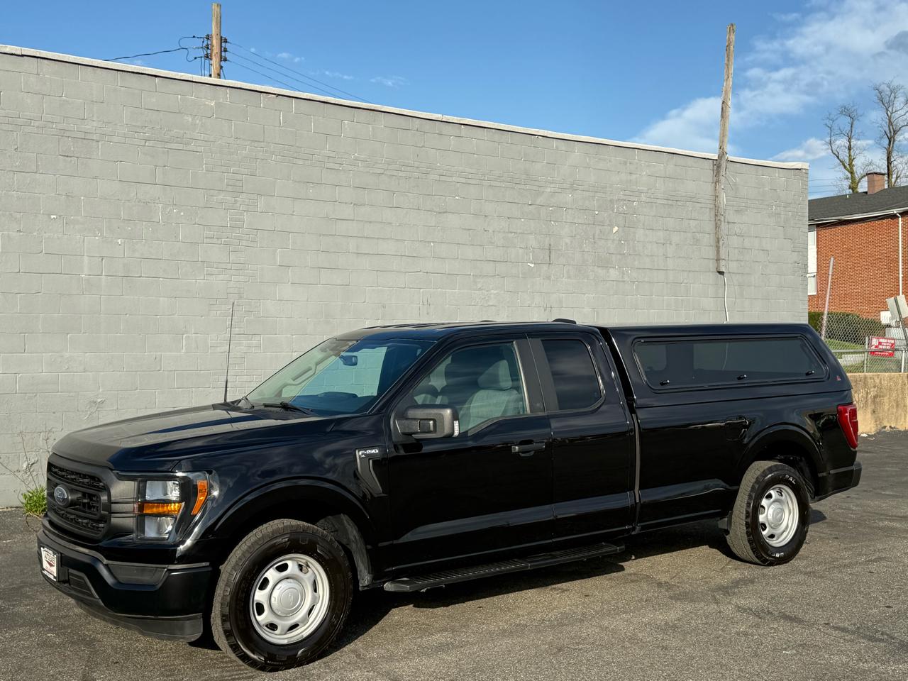 Ford F-150 XLT 2WD SuperCab 8' Box 2023