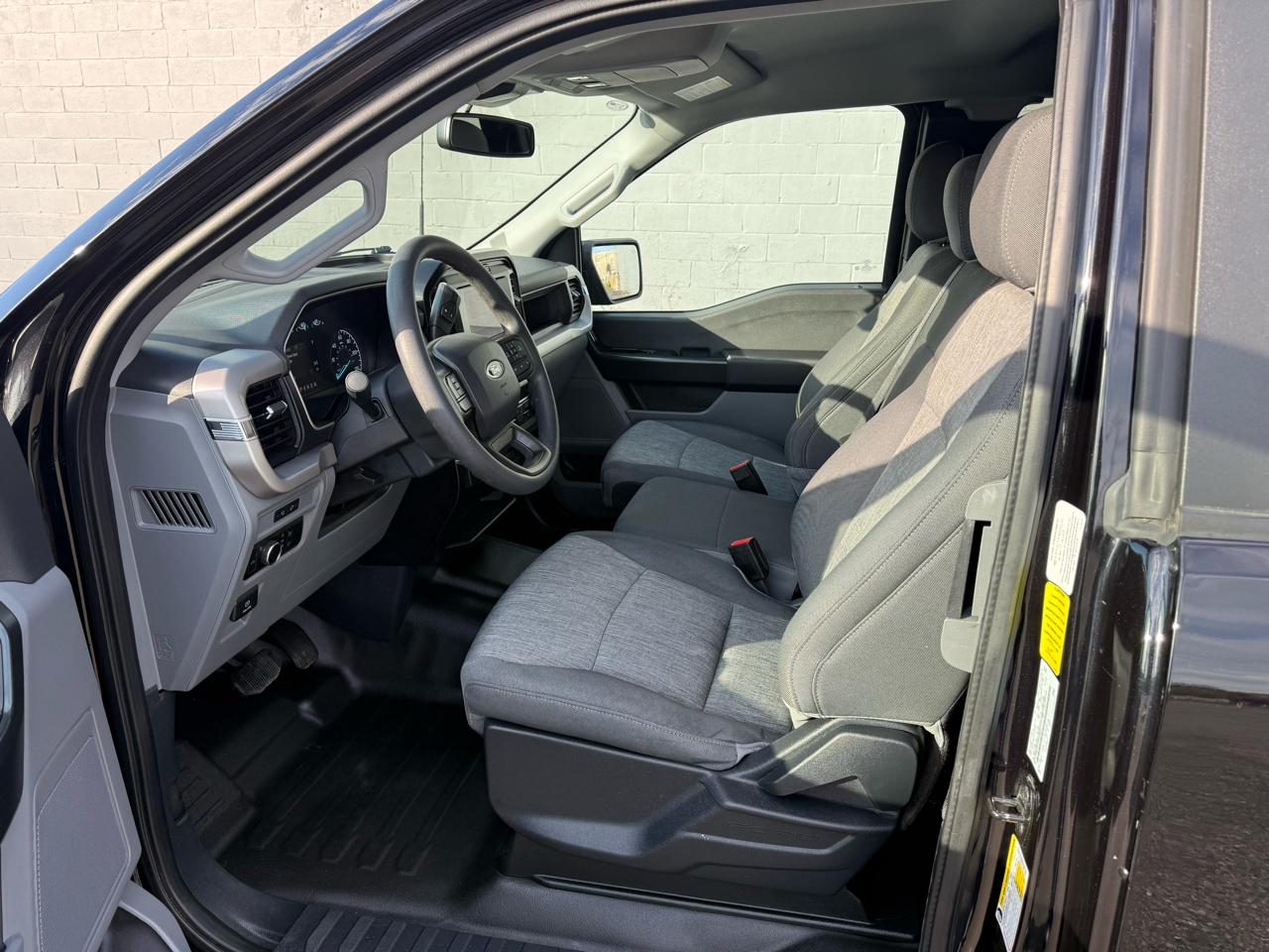 Ford F-150 XLT 2WD SuperCab 8' Box 2023