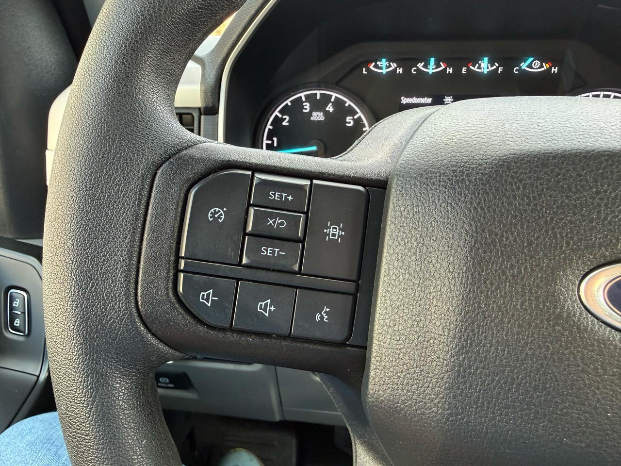 Ford F-150 XLT 2WD SuperCab 8' Box 2023