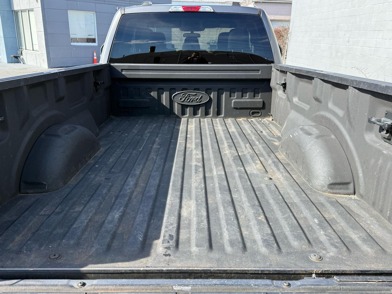 Ford F-150 XLT 4WD SuperCab 8' Box 2023