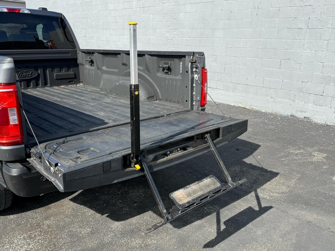 Ford F-150 XLT 4WD SuperCab 8' Box 2023