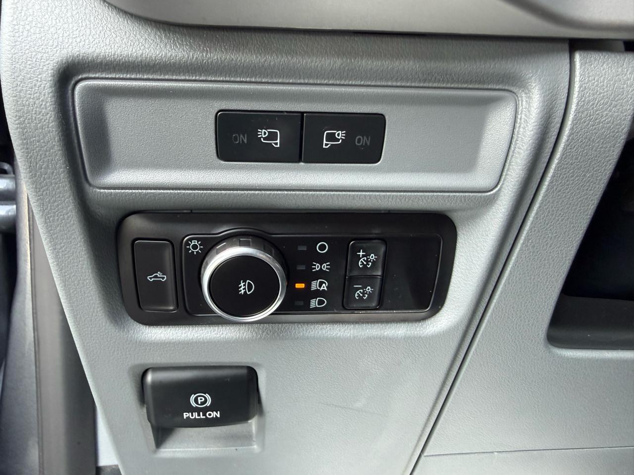 Ford F-150 XLT 4WD SuperCab 8' Box 2023