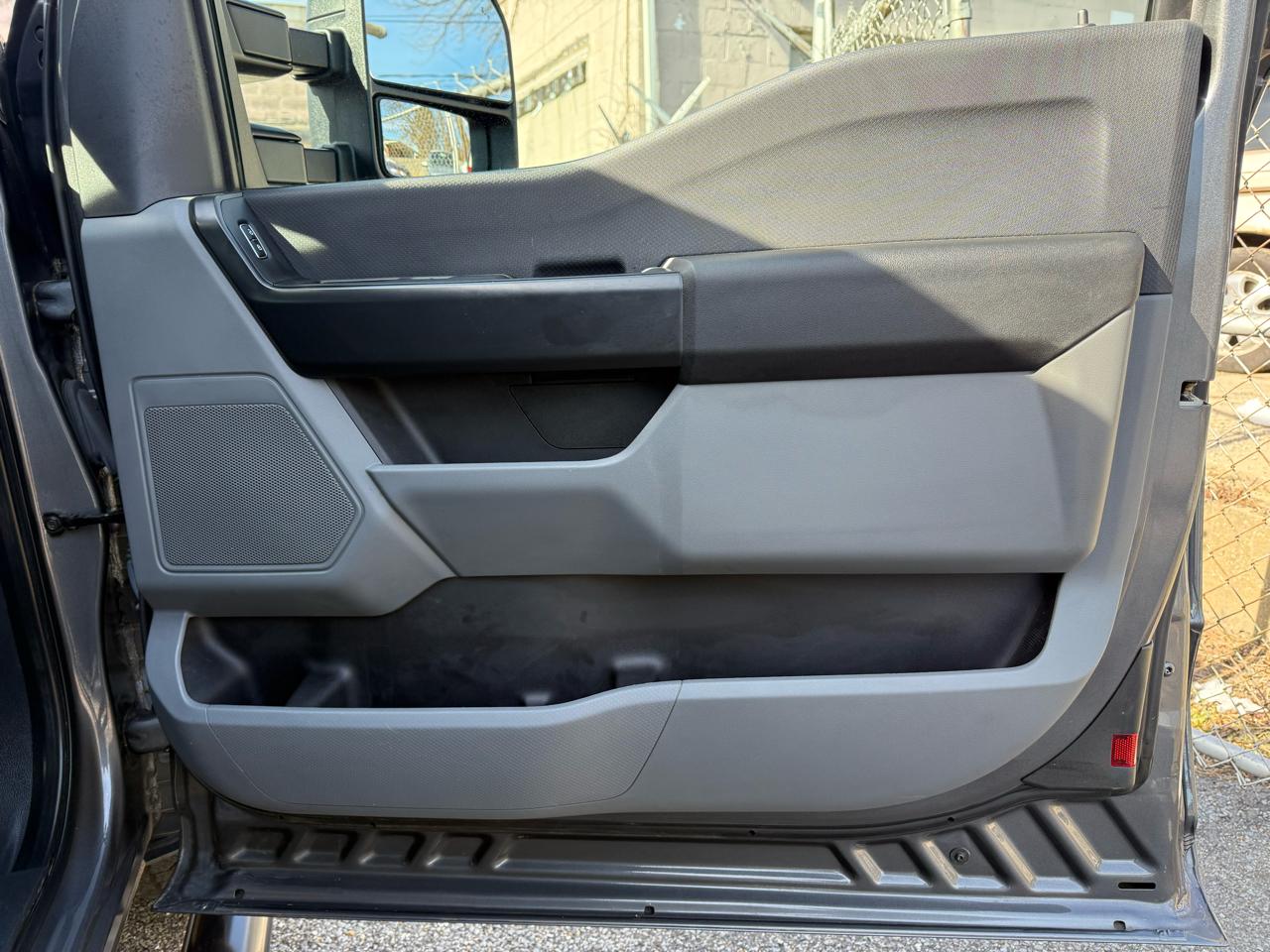 Ford F-150 XLT 4WD SuperCab 8' Box 2023