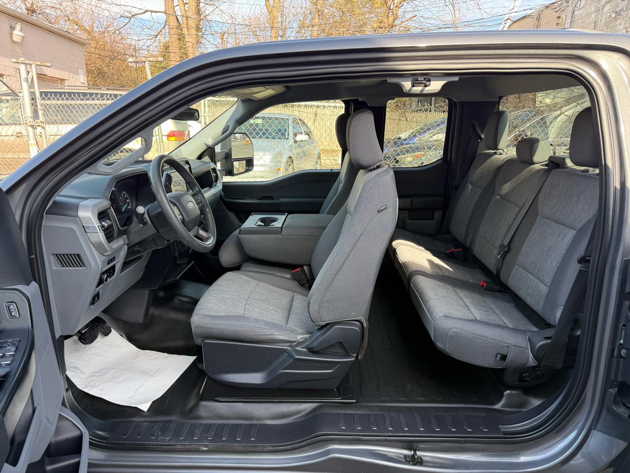 Ford F-150 XLT 4WD SuperCab 8' Box 2023