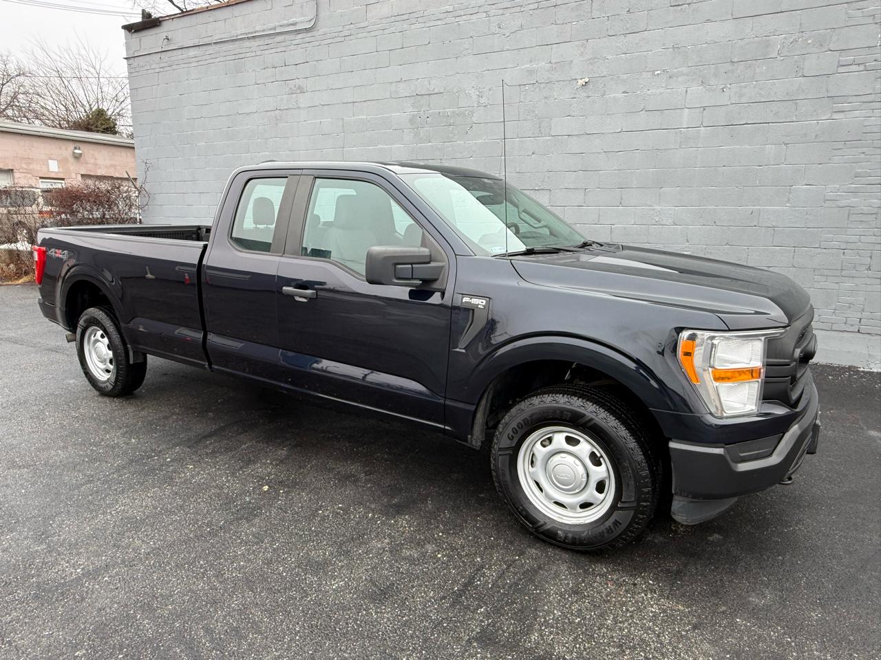 Ford F-150 XL 4WD SuperCab 8' Box 2021