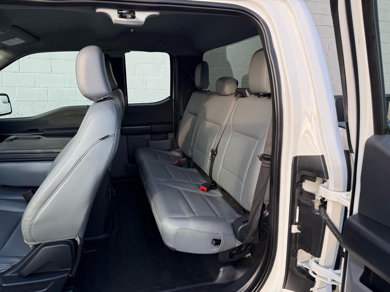 Ford F-150 XLT 4WD SuperCab 8' Box 2023