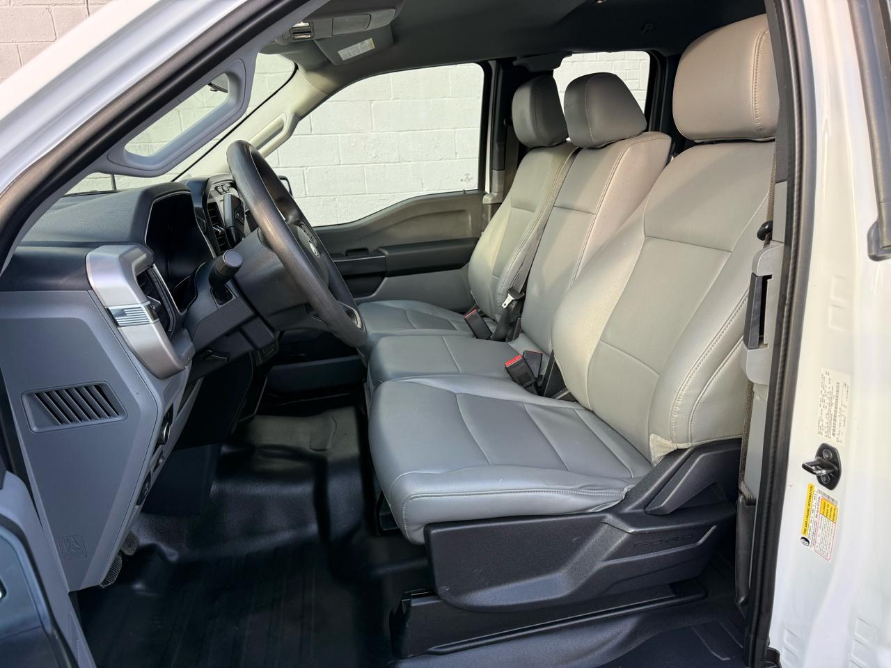 Ford F-150 XLT 4WD SuperCab 8' Box 2023